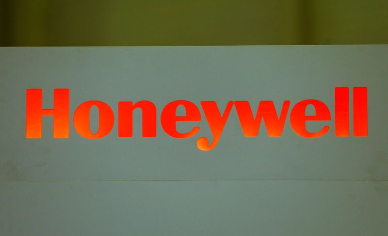 Honeywell names Mike Stepniak new CFO