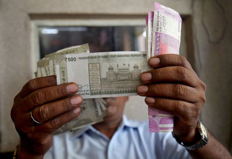 India's forex reserves hit eight-month low at $640.28 billion