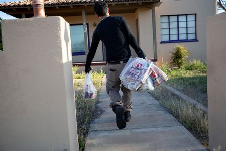 Instacart shares drop as Q4 outlook falls short