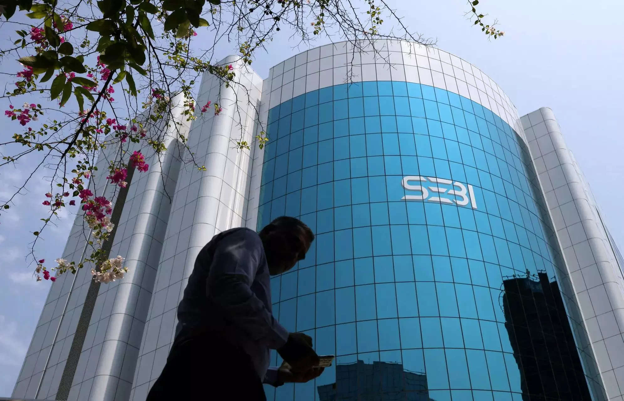 Internet-based trading: Sebi reduces approval time to 7 days for brokers