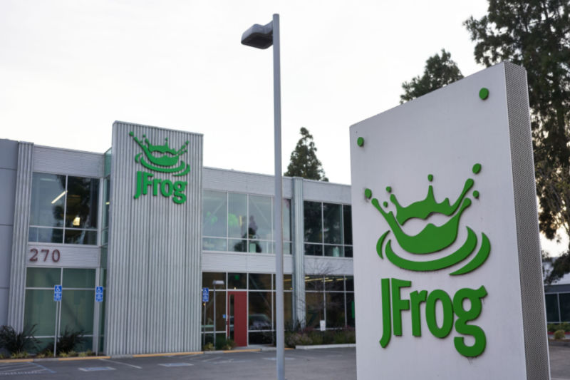 JFrog CTO Yoav Landman sells shares worth $420,000