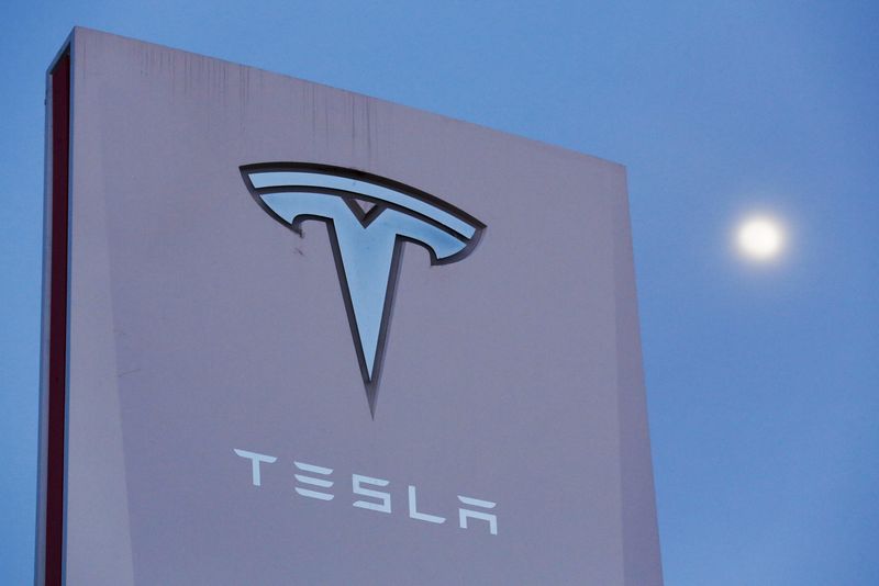 JPMorgan's new price target on Tesla suggests significant downside risk