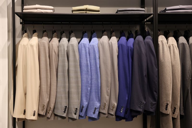 Kering shares up, shrugging off 2024 operating profit warning