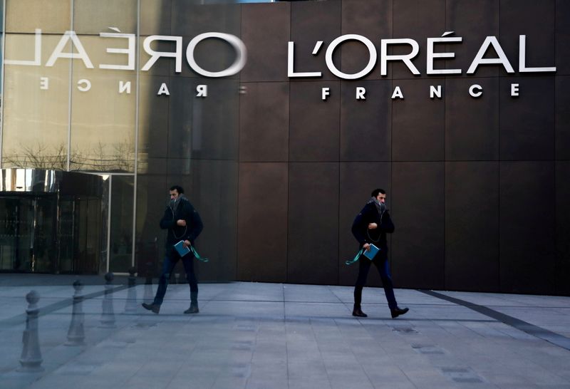 L'Oreal sales growth misses estimates amid "challenging" China demand