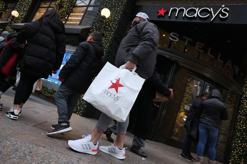 Macy's forecasts sales hit from steep promotions, uneven demand