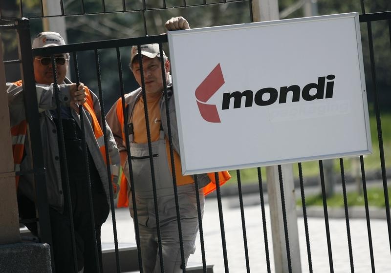 Mondi shares down as weak Q3 results and soft demand weigh on outlook