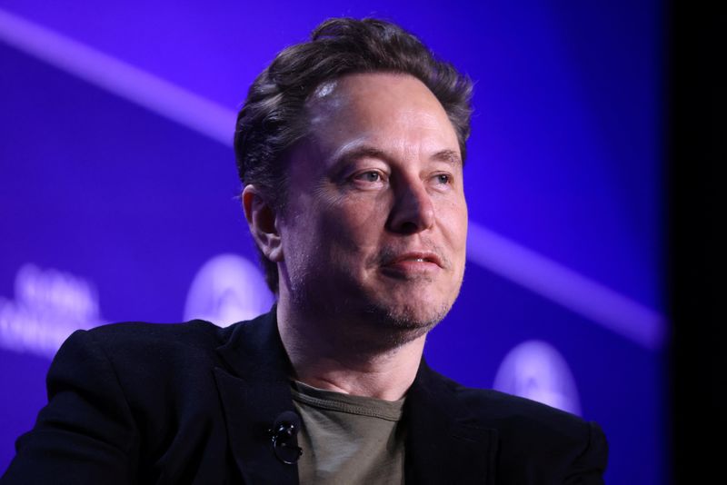 Musk says his companies are looking to invest in Argentina