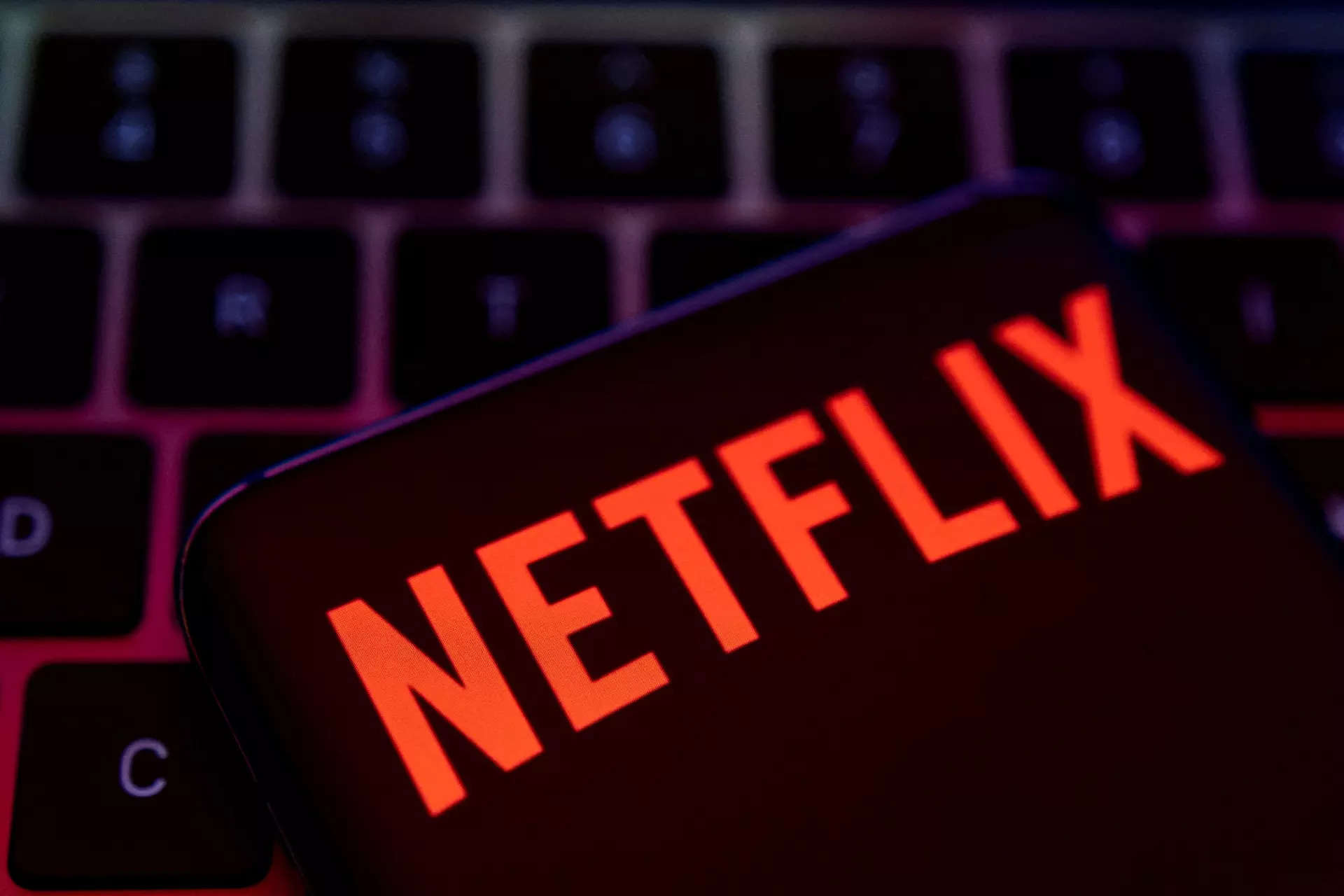 Netflix beats expectations on profit and subscribers