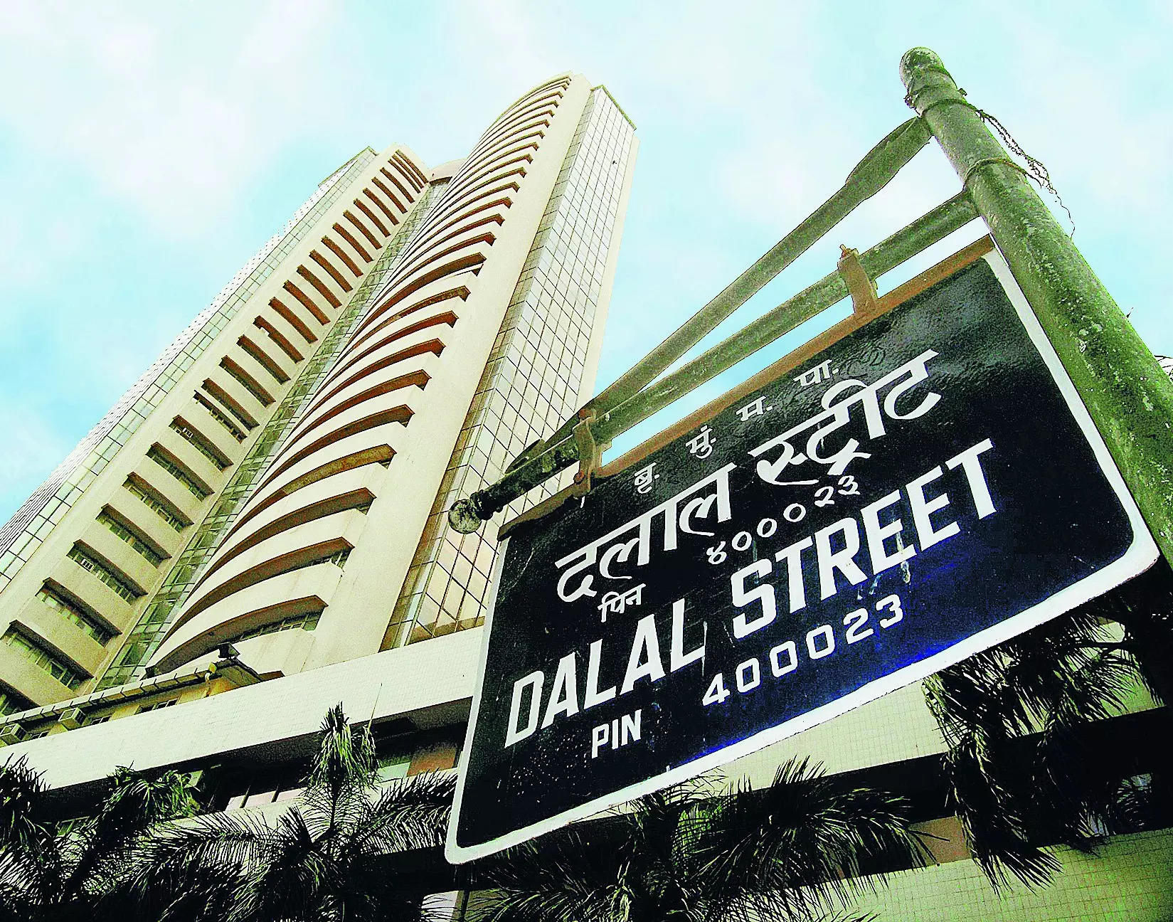 Nifty bulls await directional move, auto stocks in focus