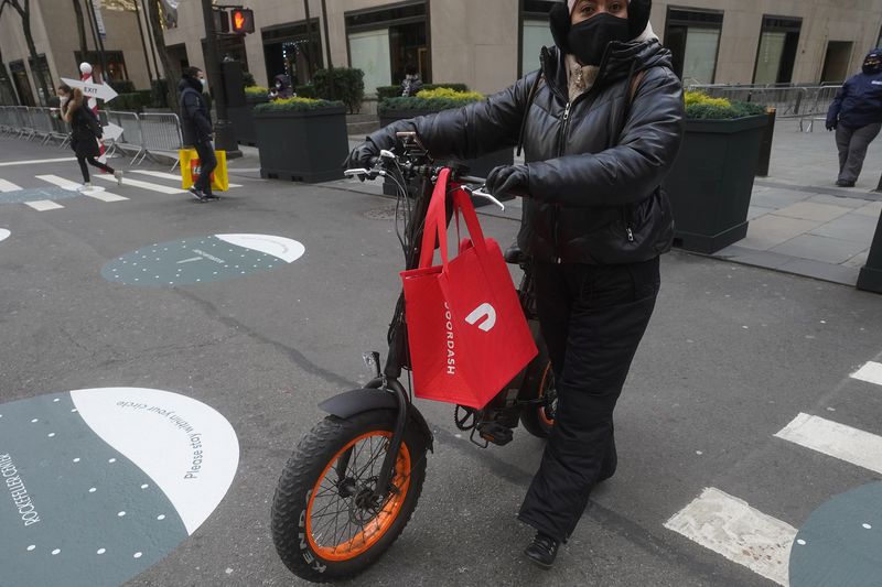 Judge declares NYC law on sharing food delivery customers' data unconstitutional