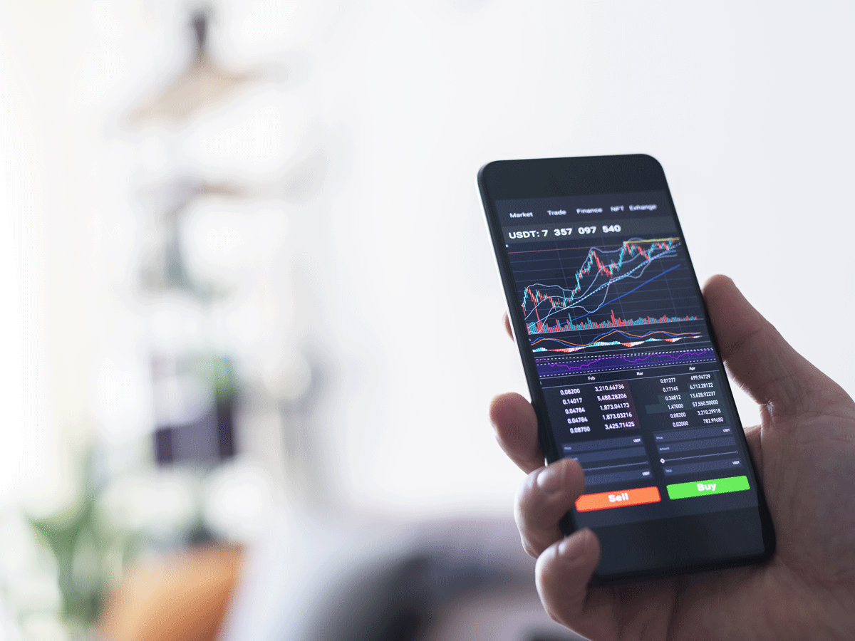 Oil & gas, realty, durables topped funds’ buy list in February