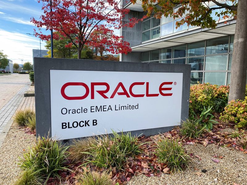 Oracle fiscal Q1 results beat estimates; inks cloud agreement with Amazon