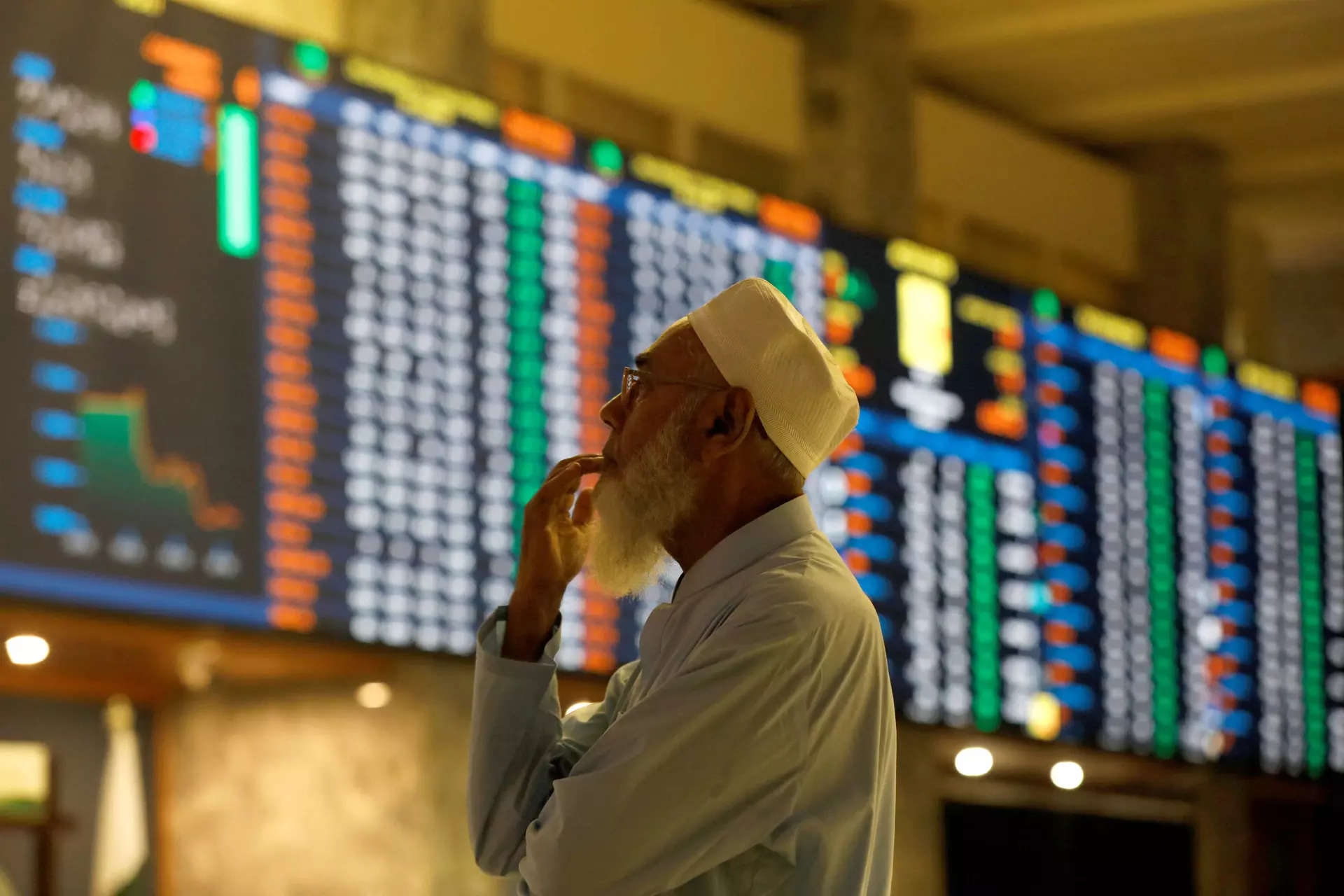 Pakistan's benchmark share index breaches 71,000, hits record high