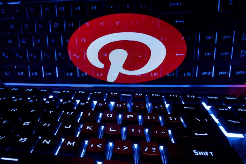 Pinterest's revenue forecast disappoints investors looking for holiday season ad boost