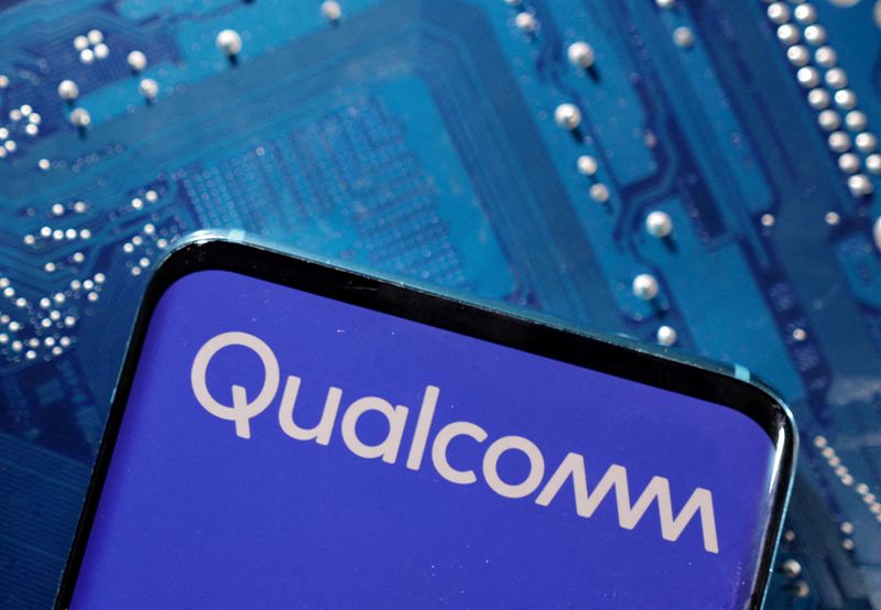 Qualcomm advances on smartphone market revival, Chinese handset launches