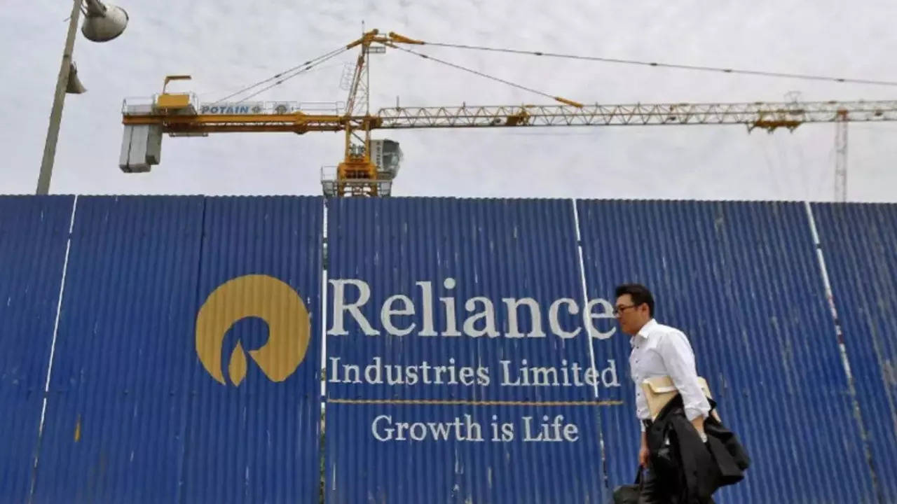 RIL, M&M contribute nearly 3,000 points to the 10K rally of Sensex