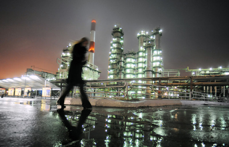 Russian seaborne crude shipments drop 11% amid terminal maintenance