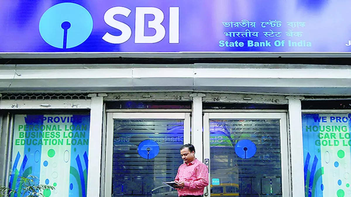 SBI asks staff to seek nod for opening demat accounts with other brokerages