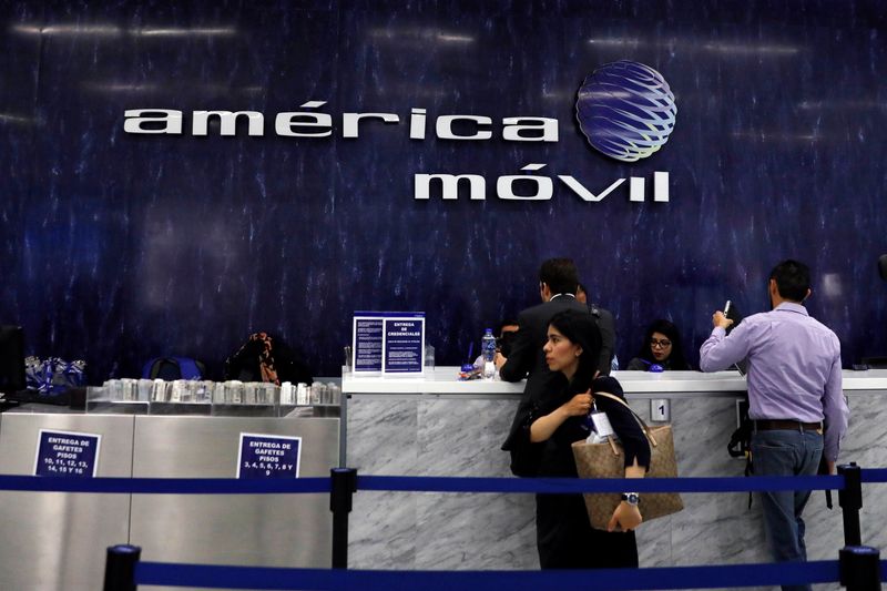 Mexican tycoon Slim's America Movil to keep pushing 5G expansion in 2025