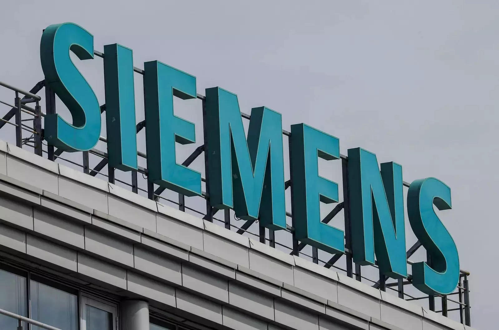 Siemens board approves demerger of energy biz into a separate listed entity