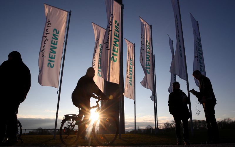 Siemens shares higher on better-than-expected earnings