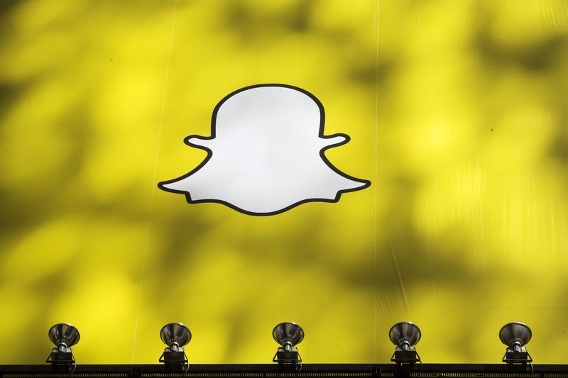 Snap stock jumps 9% on Q3 results beat; analysts remain cautious