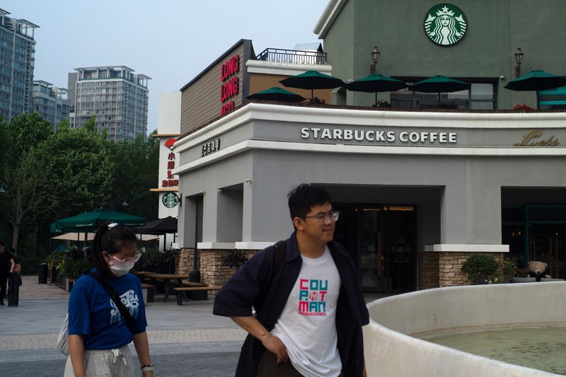 Starbucks appoints first China chief growth officer - media