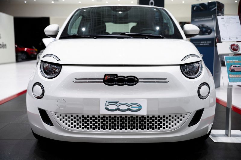 Stellantis pauses production of electric Fiat 500 due to poor demand