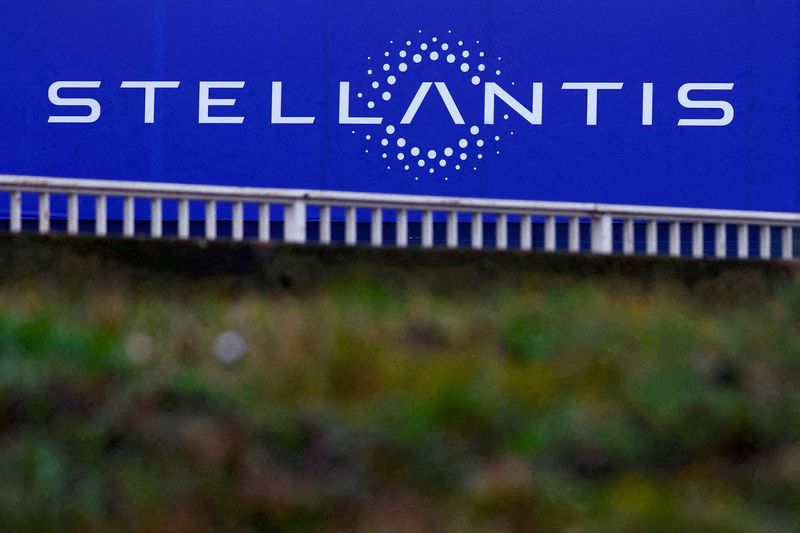 Stellantis shares rise amid speculation over new CEO