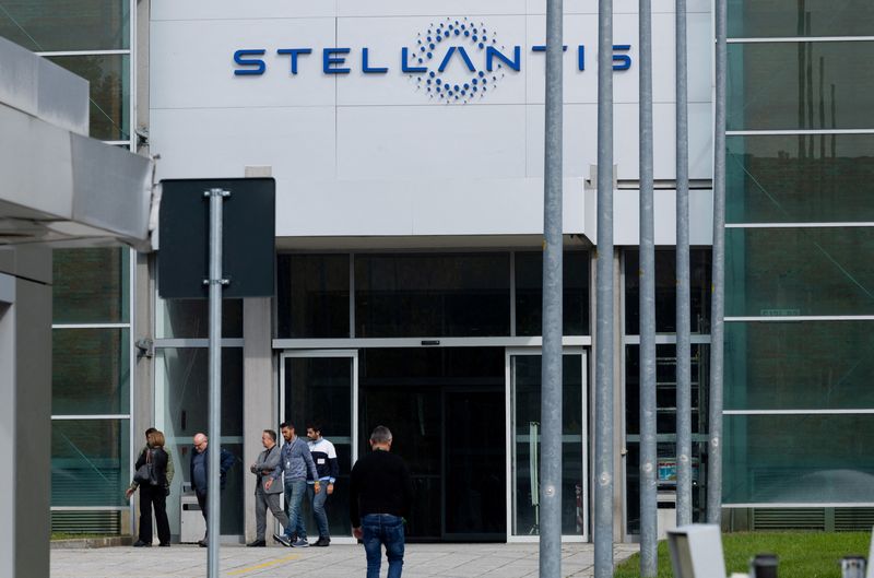 Stellantis to extend stoppage at Mirafiori plant until Jan. 20, union says