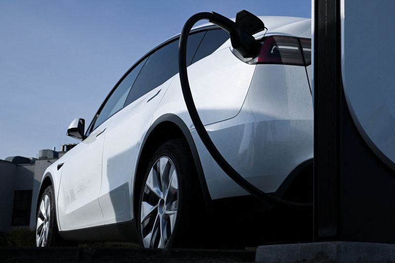 Tesla bear says it's 'difficult' for the company to leapfrog Waymo in AVs