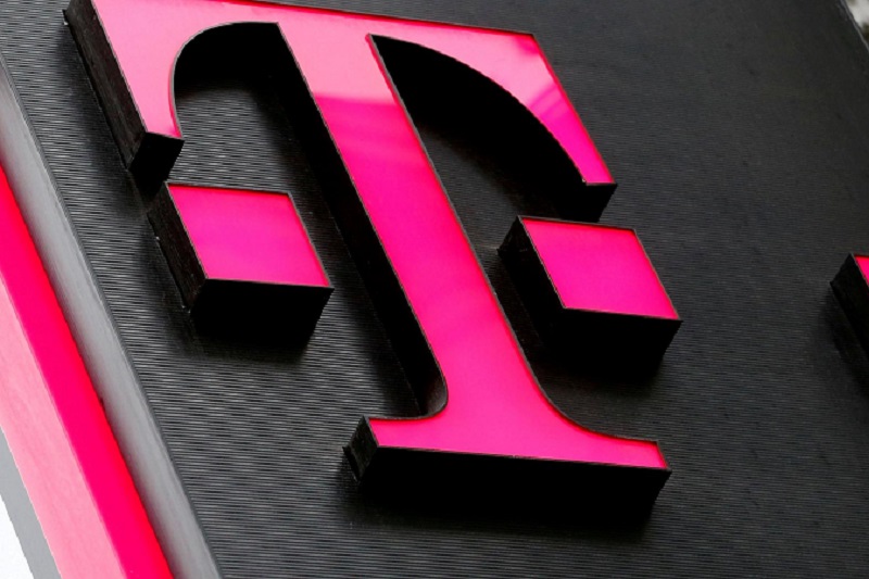T-Mobile stock dips 6.2% amid UBS conference remarks
