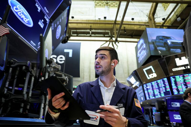 Tom Lee says S&P 500 to hit 7,000 by mid-2025