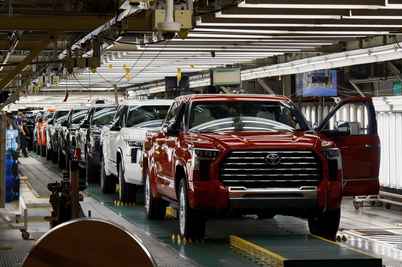 Toyota worldwide output drops for 8th straight month in September