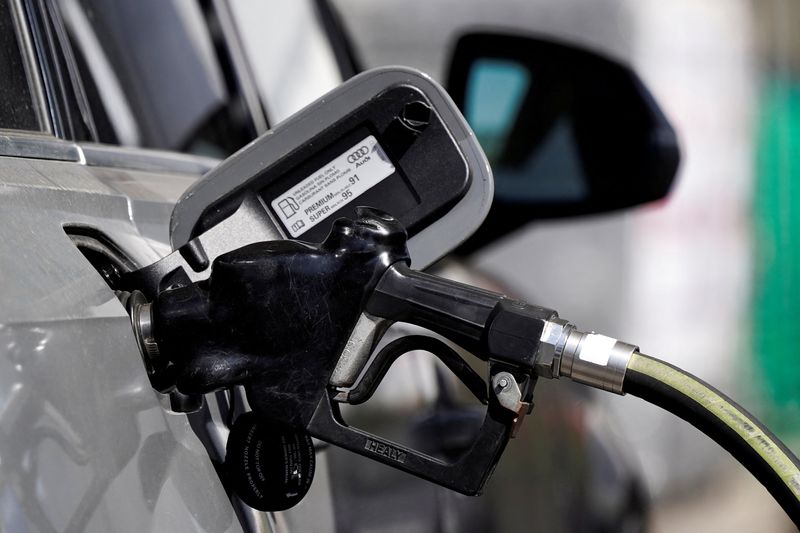 US gasoline prices lower this year ahead of Labor Day, EIA says