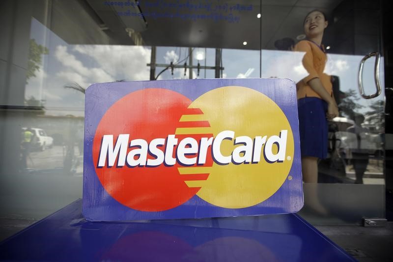 U.S. holiday retail sales up 3.8% - Mastercard