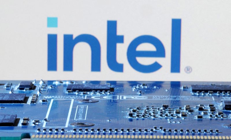 US senator presses Intel CEO on chips award after job cut plan