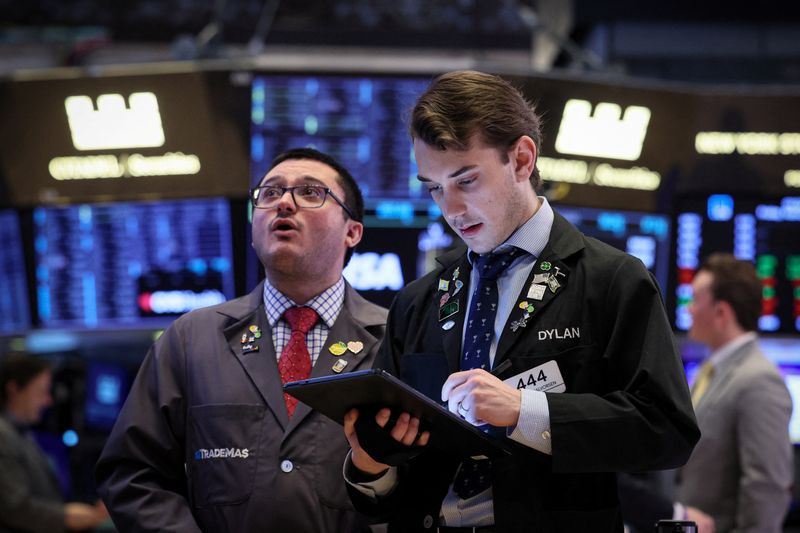 US stock futures largely unchanged; Jackson Hole, Fed minutes in focus