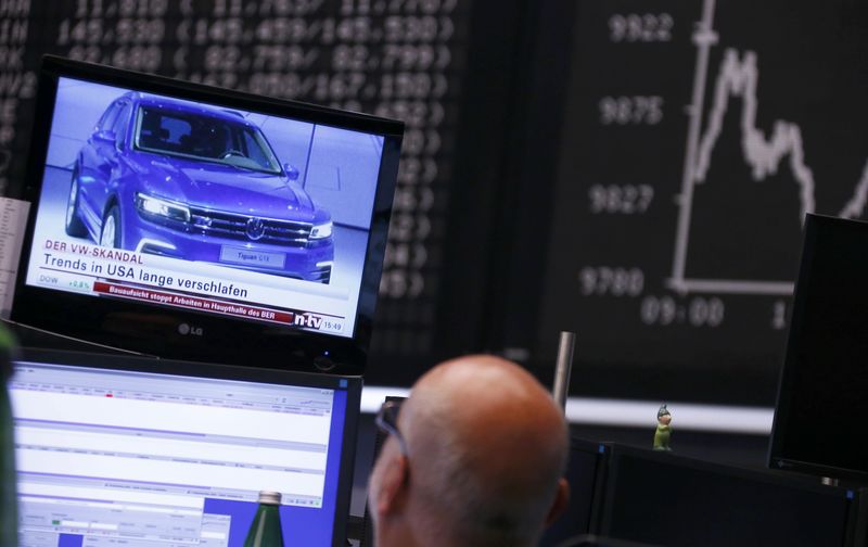 Volkswagen CEO, labor at odds over cuts at staff meeting