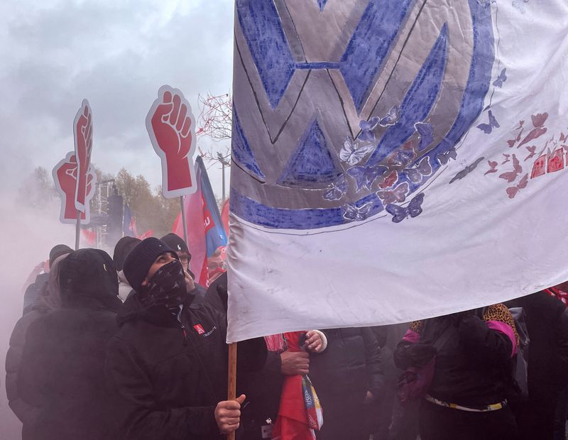 Volkswagen labour representatives vote for limited strikes from early December