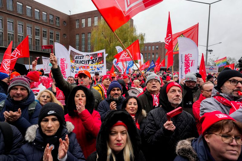 VW, unions in marathon talks to try to reach cost-cut deal by Christmas