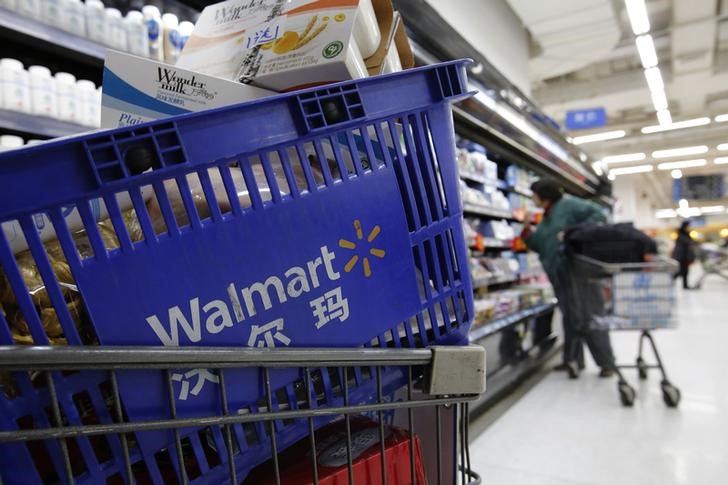 Walmart executive Robson Walton sells over $170 million in company stock