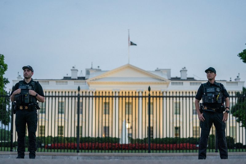 White House presses gov't AI use with eye on security, guardrails